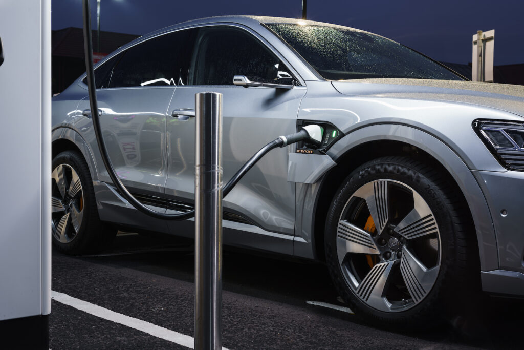 Audi e-tron Sportback review charging - EVs Unplugged
