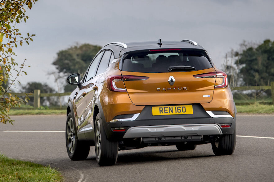 Renault Captur PHEV review driving - EVs Unplugged
