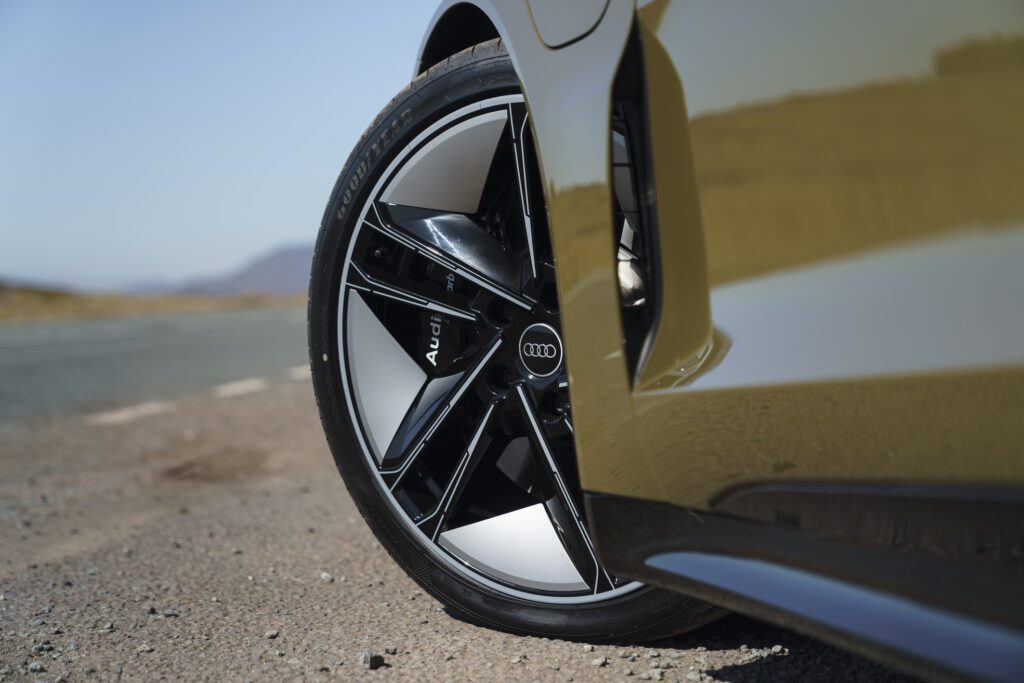Audi e-tron GT wheel - EVs Unplugged