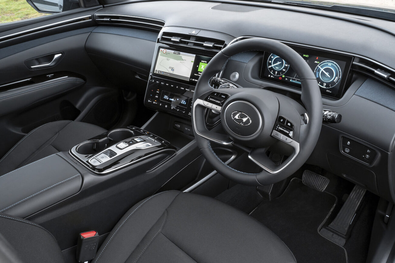Hyundai Tucson plug-in hybrid interior - EVs Unplugged
