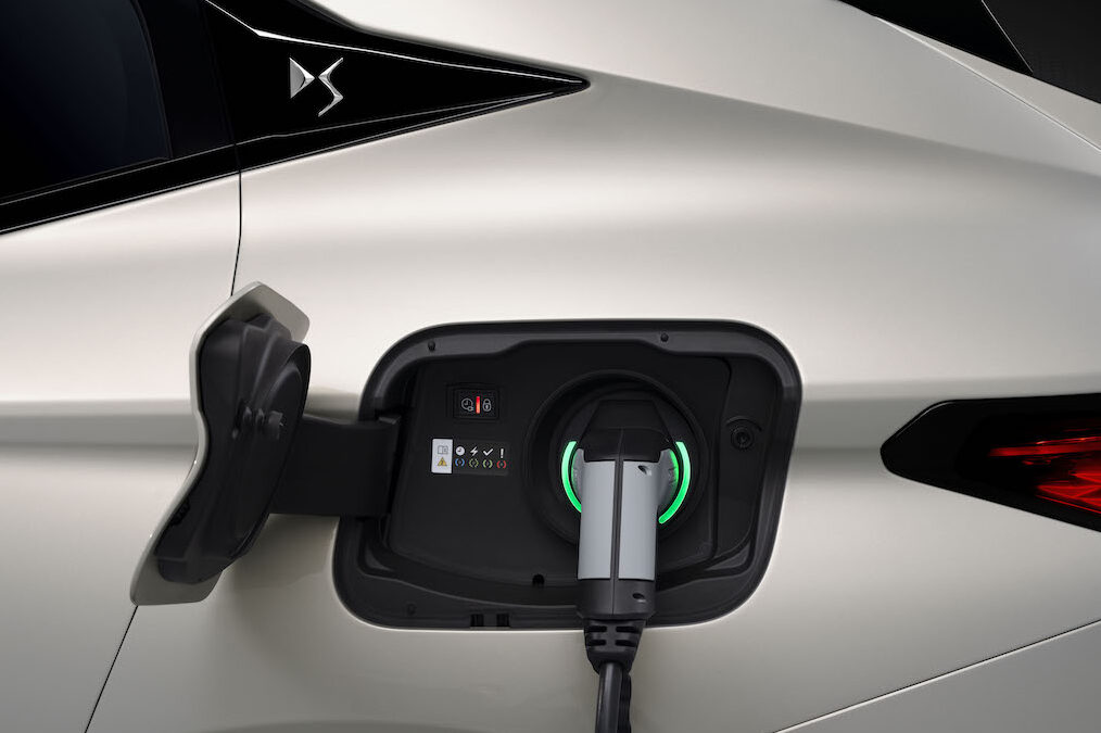 DS4 E-Tense PHEV charging - EVs Unplugged