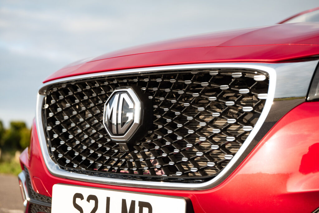 MG HS PHEV front grille - EVs Unplugged
