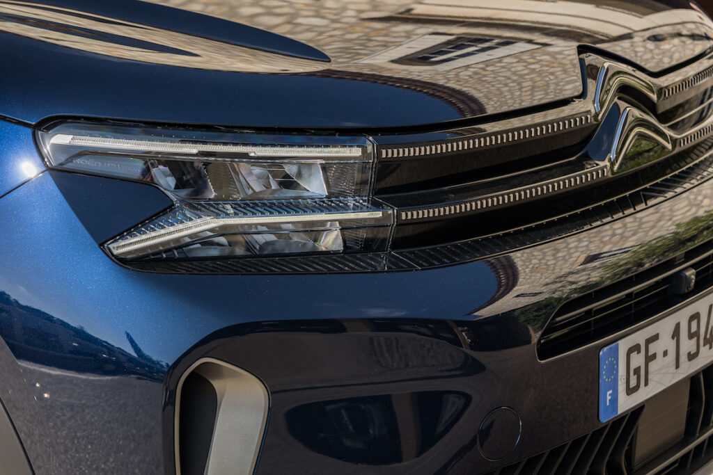 Citroen C5 Aircross PHEV front grille - EVs Unplugged