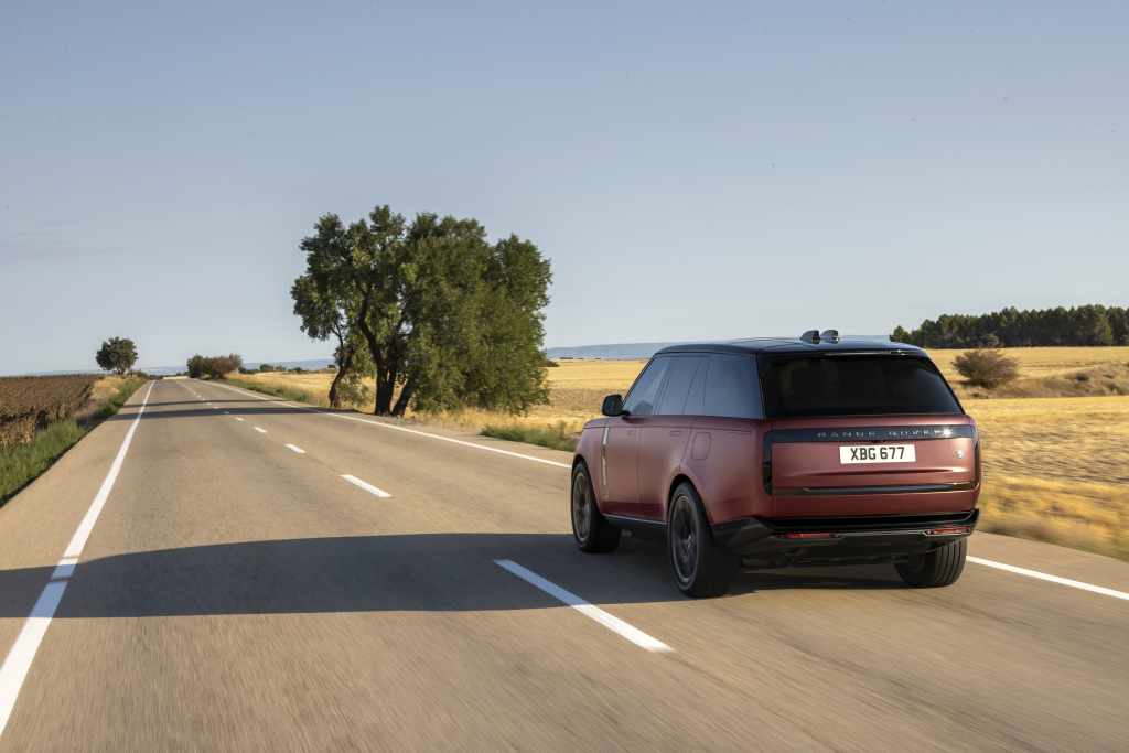 Range Rover PHEV rear moving - EVs Unplugged