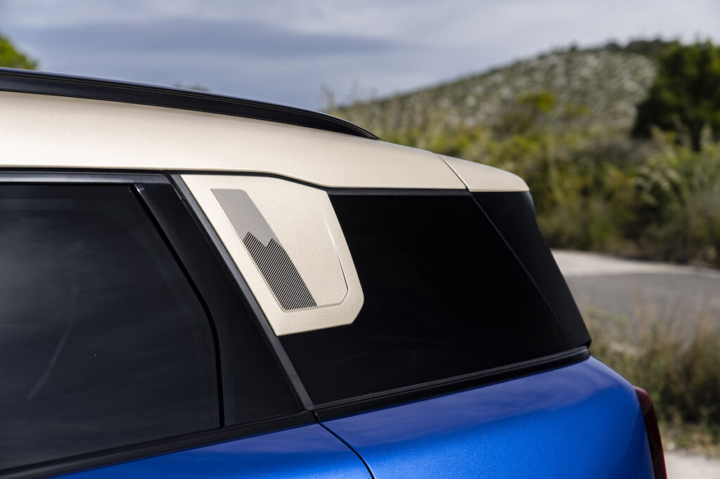 Mini Countryman electric roof