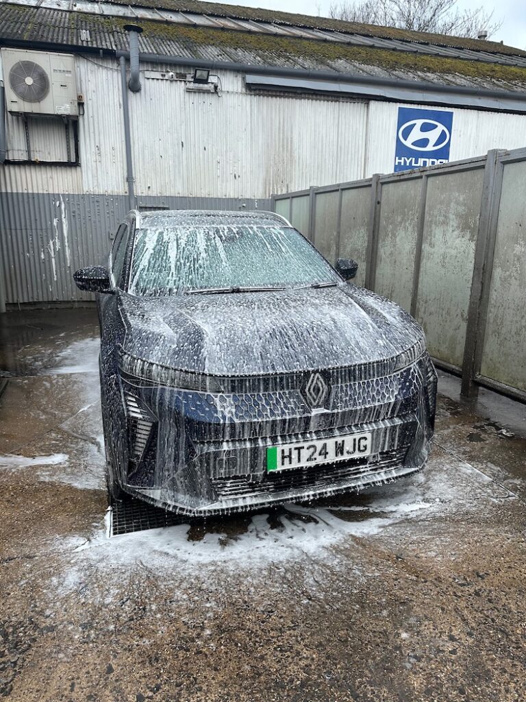 Renault Scenic E-Tech at car wash
