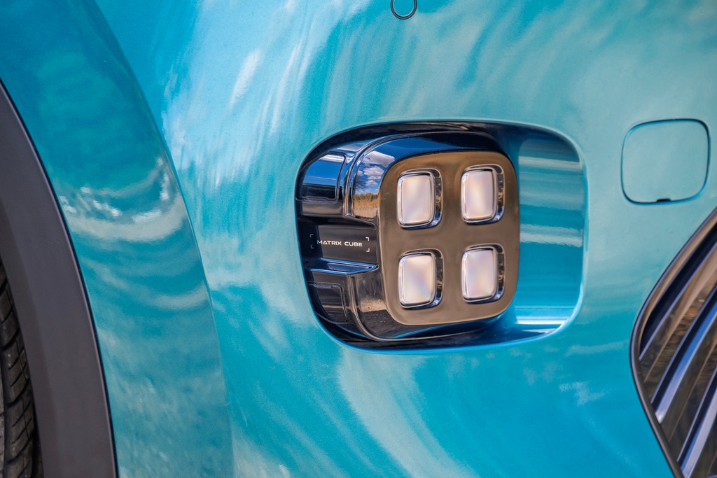 Aion UT EV front lights